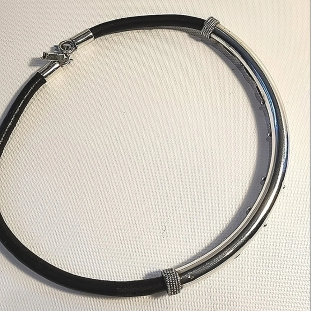 No brand this necklace